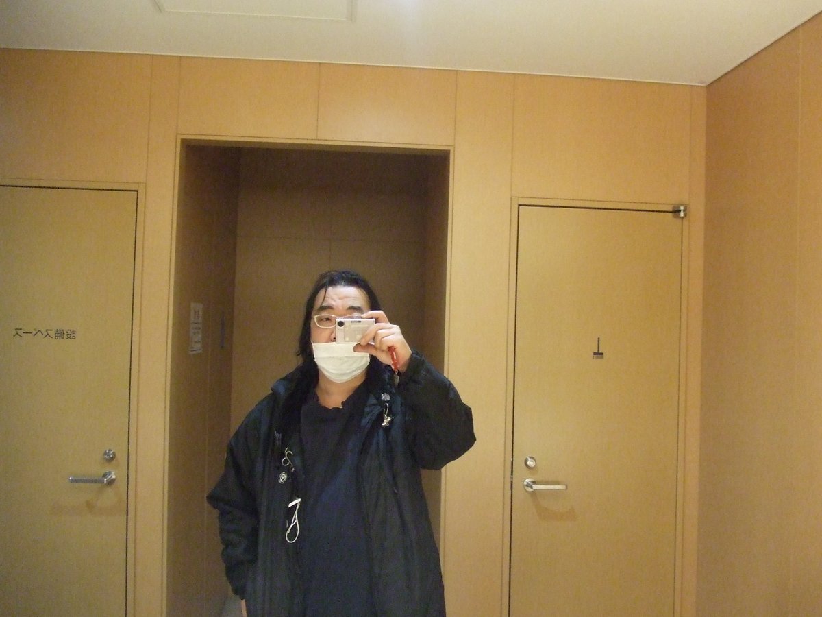 その時の装備も（バタバタしてたので）そんな防寒度高くなかったしな（こないだ結果自撮りアップしちゃったもんでハードル低くなった）。せめて手袋くらいは持ってでたかった……。