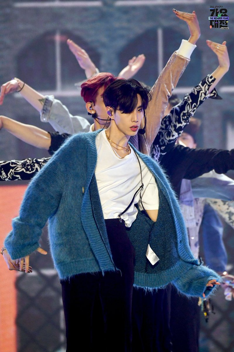 fanatic_got7_'s tweet photo. Mark Tuan is part of GOT7, the group can't exist without him. So JYPE must treat him fairly, and promote him well, cuz he deserves it. He earned it!

@jypnation #GOT7 @GOT7Official 
#BetterTreatmentForMarkTuan https://t.co/xkA1hIPqe6