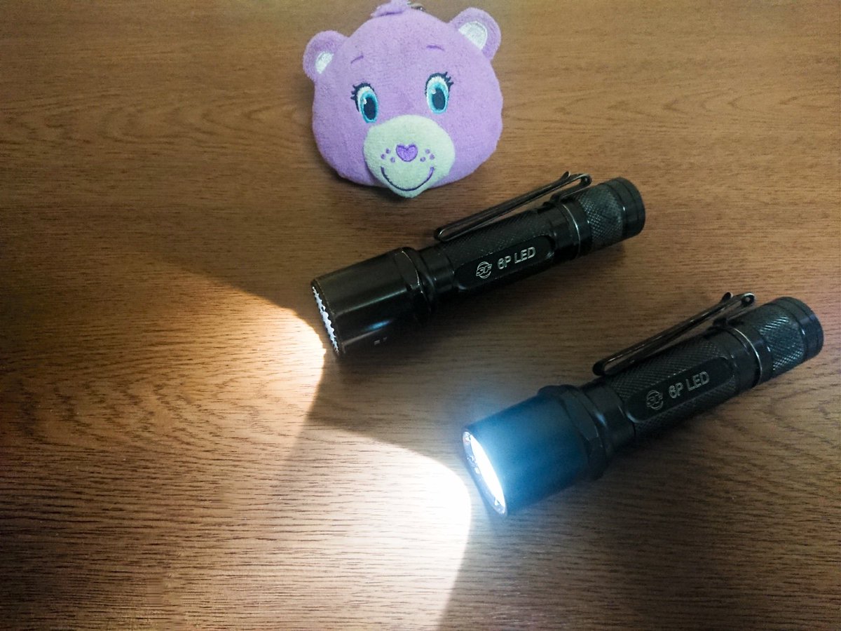 hg4eHPzmvVIEmWD's tweet photo. 6PLの前期型(P60L搭載SSC-P4 80Lm)と後期型(KX4搭載SSC-P4 120Lm)何故かこの子のKX4だけ暗い・・・他のKX4より��、同じSSC-P4のP60L(80Lm)よりも暗い・・・どうやら原因はLEDに発生した黒点にあるようだ・・・ガビーン😱✨🔦💔🦸(´-(ェ)-`;)
#SUREFIRE #6PL #P60L #KX4 #SscP4 #シュアファイア https://t.co/Ike9txRWbm