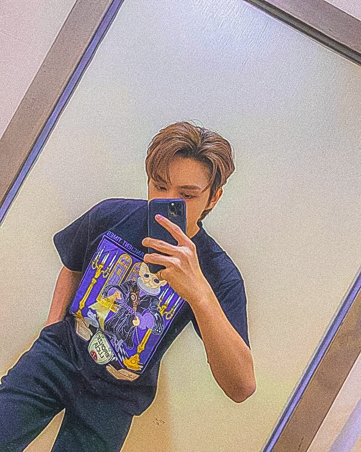 Wen Junhui from a seventeen but make it Indie— a thread 