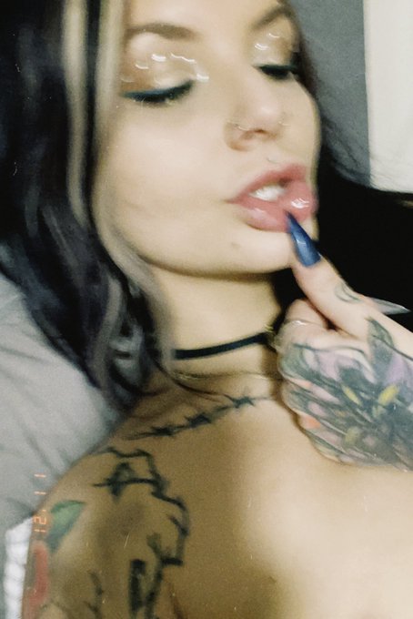 Making faces on the site and stuff https://t.co/n8PI47g27N