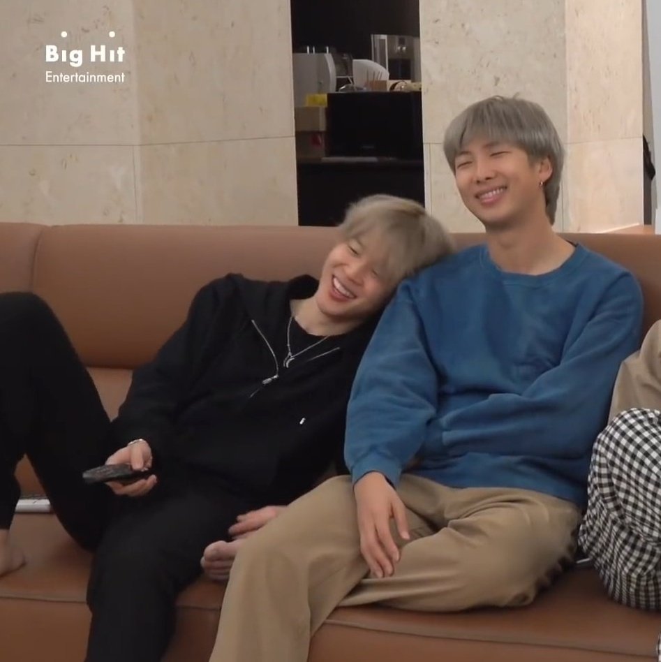 Jimin Namjoon'un bebeği diyebilir miyiz ? 🥺

#Minimoni #Namjoon #Jimin