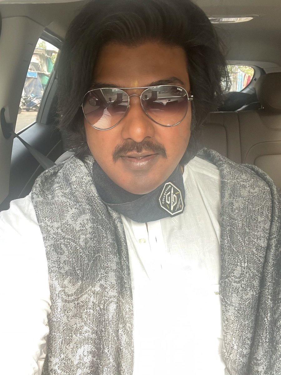 Parasnathflute's tweet image. #SaturdayVibes 
First Selfie 🤳 of 2021 !! On my way to studio #workcalling #firstweekend #busyday #parasnathflute #parasnathflutemusic #happynewyear2021 #2021 #artislife