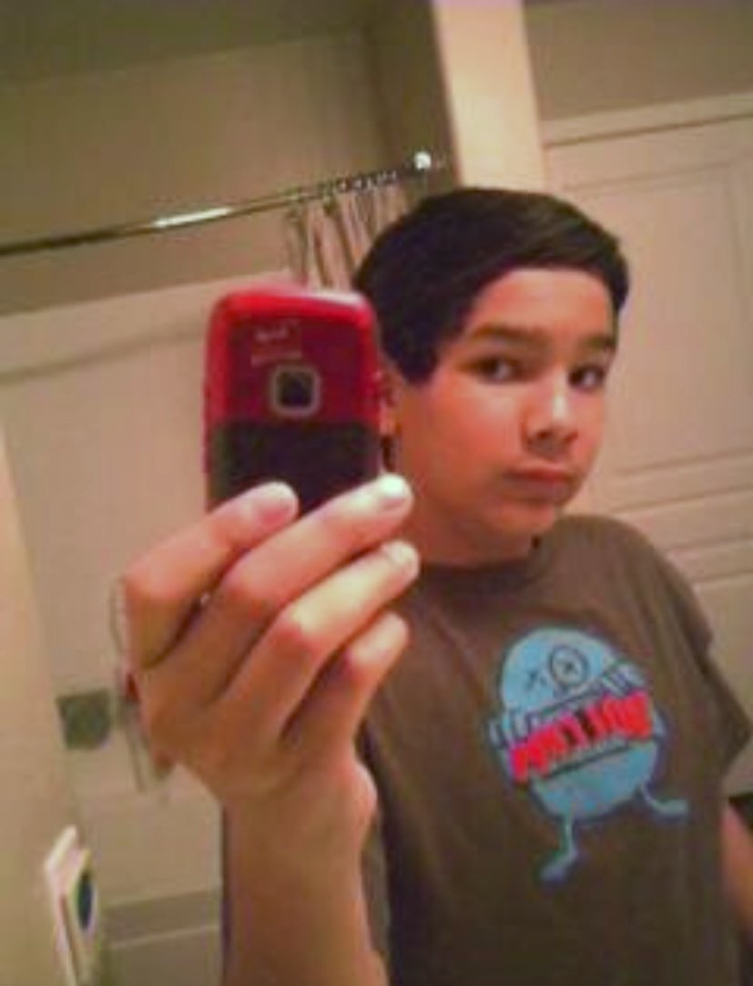 droolpuddle's tweet image. all taken in the same bathroom lol