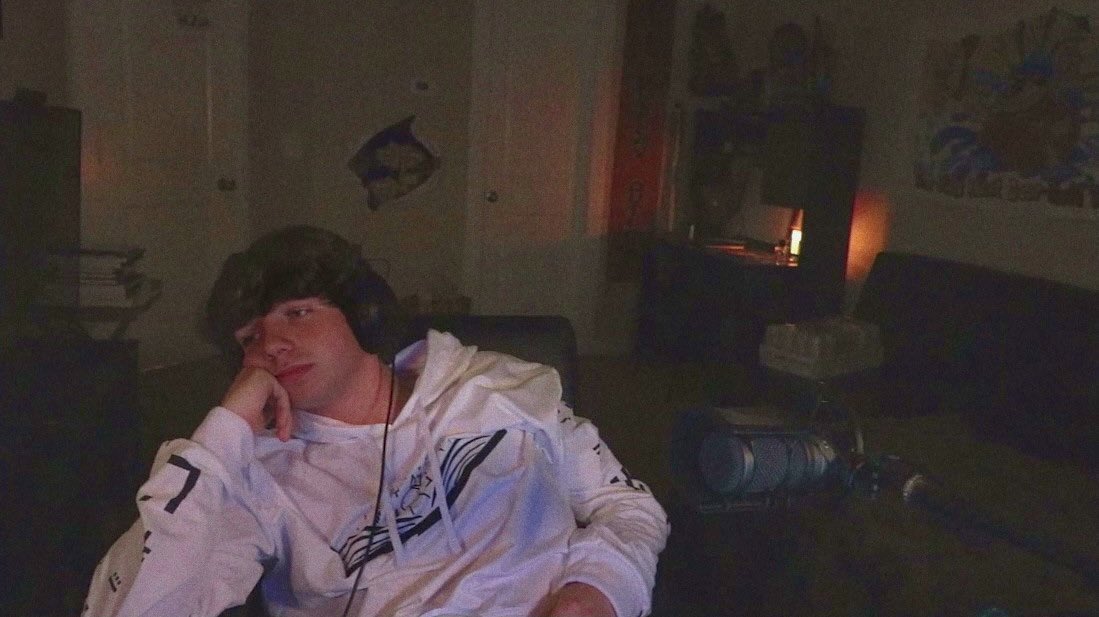 karl jacobs but his smile gets wider as you scroll a /safe thread! /srs /pos