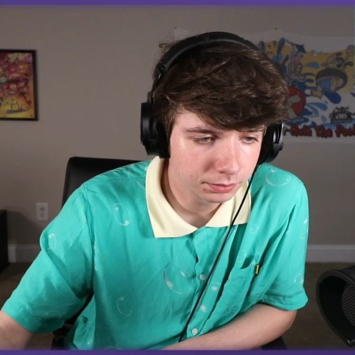 karl jacobs but his smile gets wider as you scroll a /safe thread! /srs /pos