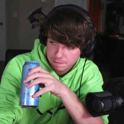 karl jacobs but his smile gets wider as you scroll a /safe thread! /srs /pos