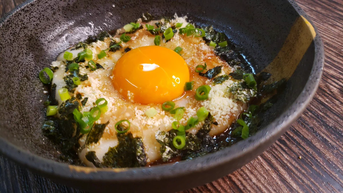 お正月といえばお餅！『卵黄チーズからめ餅』の作り方をご紹介！！