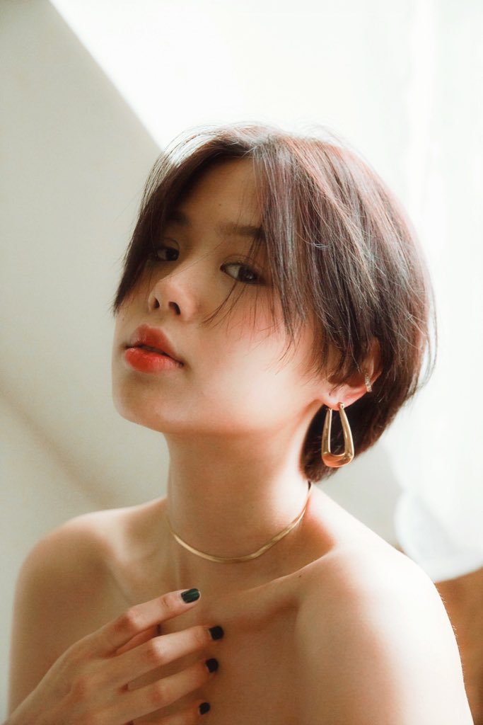 ที่พีคกว่าคือ lightroom ขุดแสงได้โหดมาก รูปเหมือนไม่เคยมืดมาก่อน