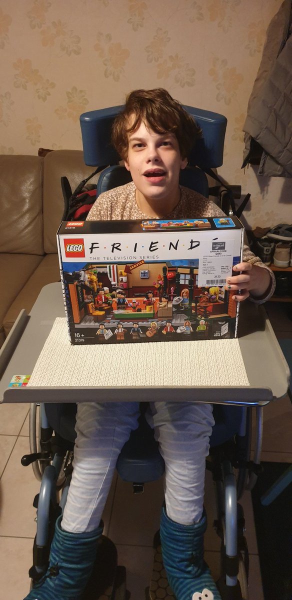 maaike2608's tweet image. #blockdown #LEGO @dewlanna zus is heel blij met haar late kerstcadeau.
