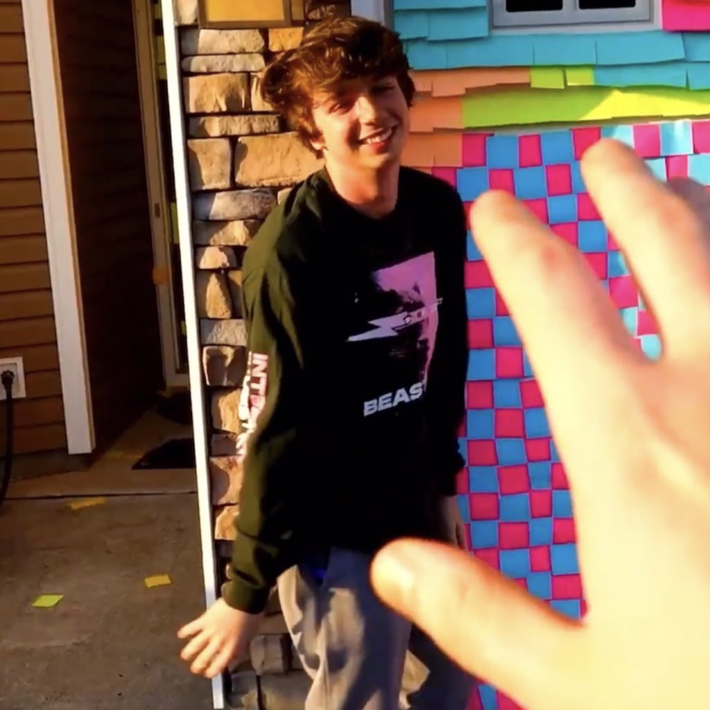 karl jacobs but his smile gets wider as you scroll a /safe thread! /srs /pos