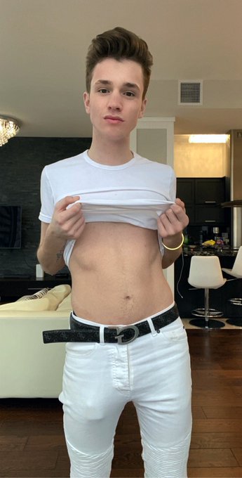 use me on the daily😈 https://t.co/z24ouXEwZb