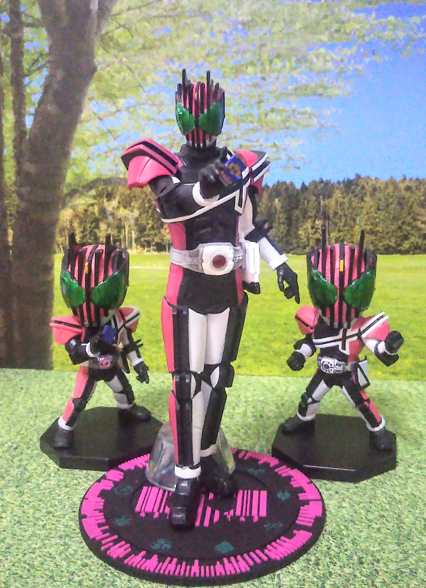 Twitter 上的 どぜうもん 通りすがりの仮面ライダーだ 覚えておけ 一番くじ仮面ライダーpalmliseよりディケイドです ベルトが寂しいシリーズですがアギトと並べると放送当時を思い出します 仮面ライダー 一番くじ仮面ライダー T Co 9a9oaa5xtw