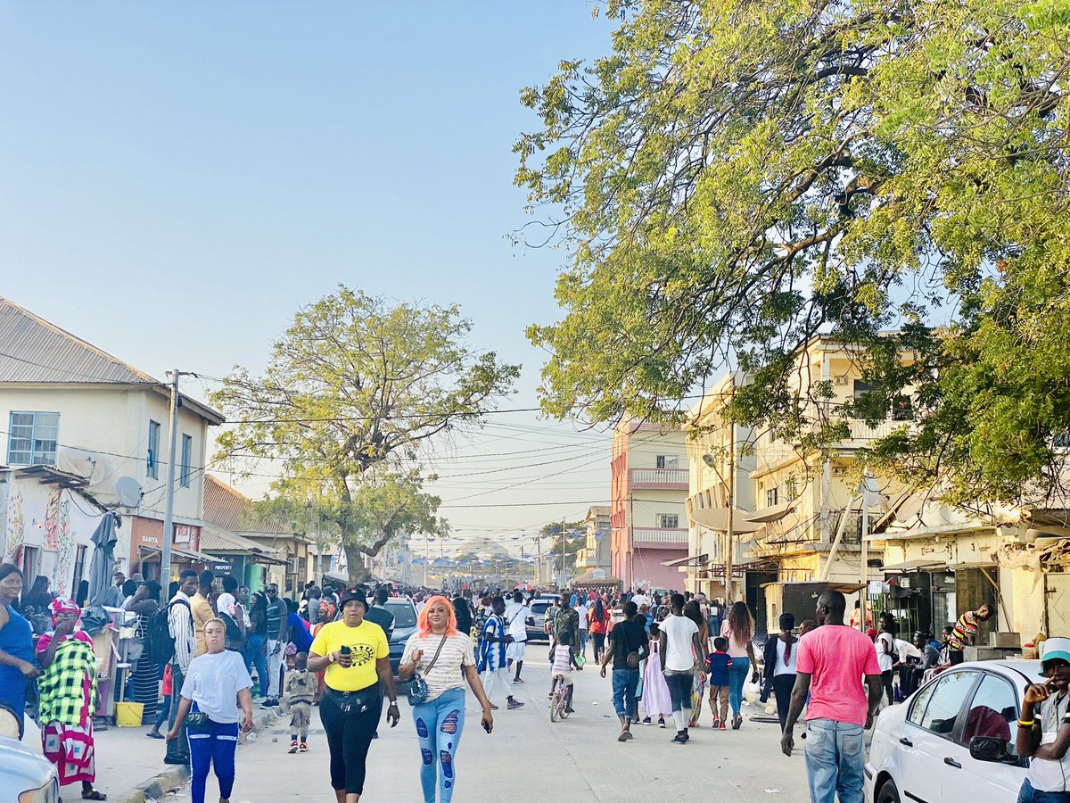 thefatimajallow's tweet photo. With the Fam Nyima Dia Jerron Mosley etc.✊🏾.
Humbling experience: first time attending the #Banjul_Hunting_Fastival.
It felt like NYC #Time_Square for a moment🤩, with a feeling of the BX💪🏾🥰
#Banjul #TheGambia #Malenated_Connection #BlackPower #Lifestyle #Invest_in_Africa https://t.co/i1aoWVq3Dw