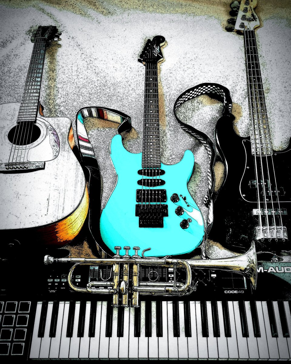AndrewDebb's tweet photo. 💥🎸 🎹 🎺💥

#guitare #guitar #basse #bass #clavier #keyboard #trompette #trumpet #fender #squier #maudio #vincentbach #musicien #musician #andrewdebb https://t.co/QC9Ko7lEn1