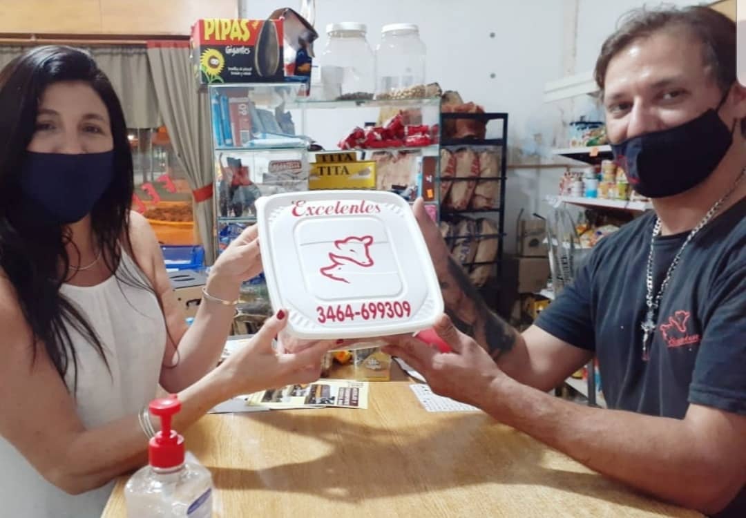 ambienteareq's tweet photo. ✳ LANZAMIENTO DE  NUEVO HÁBITO AMBIENTAL EN AREQUITO ✳ TAPPERS  PERSONALIZADOS REUTILIZABLES  PARA COMPRAS EN CARNES LEA ✳ Hará entrega a sus clientes de un TAPPER,  comprometiéndose en traer el tapper a cada compra evitando la emisión de bolsas plásticas.
 @ComunaArequito https://t.co/7BU6sxyAvO