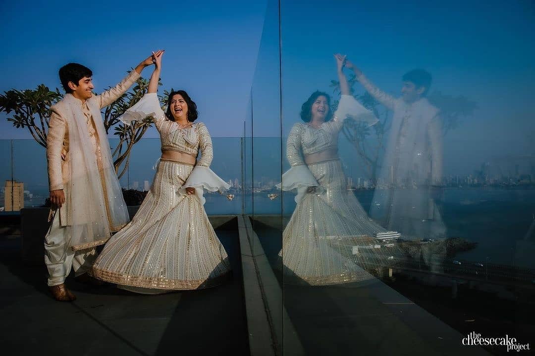 WeddingsAtTaj's tweet photo. Moments where emotions speak louder than words. Timeless moments cherished @TajLandsEnd.
📷 The Cheese Cake Project
Aradhna x Arnav
@TajHotels
.
.
.
.
#MagicalProposals #magicalmoments #Proposal #bestproposal #TheysaidYes #TimelessWeddingAtTaj #TimelessWeddings #Tajhotels https://t.co/USJDusdaRF