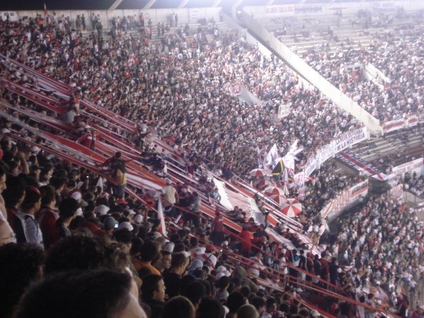 10/05/2009: I was in Buenos Aires at the end of a modest two-month backpacking trip with a school friend. We went to a half-empty El Monumental to see 5th-placed River draw 1-1 with Lanús: one of those inconvenient draws when fighting the Ghost of the B.  https://www.transfermarkt.com/spielbericht/index/spielbericht/946217