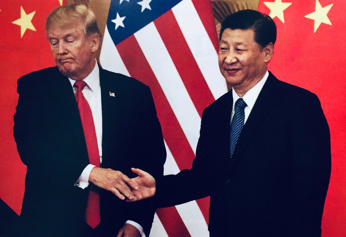 JanuszSibora's tweet image. Trump zapamiętany zostanie jako głowa państwa, która formatu prezydenta nie miała. Wielokrotnie, publicznie obrażał innych przywódców ( Macron ). Ten uścisk dłoni też nie był w dobrym stylu. #protocol #diplomaticprotocol #ceremonial