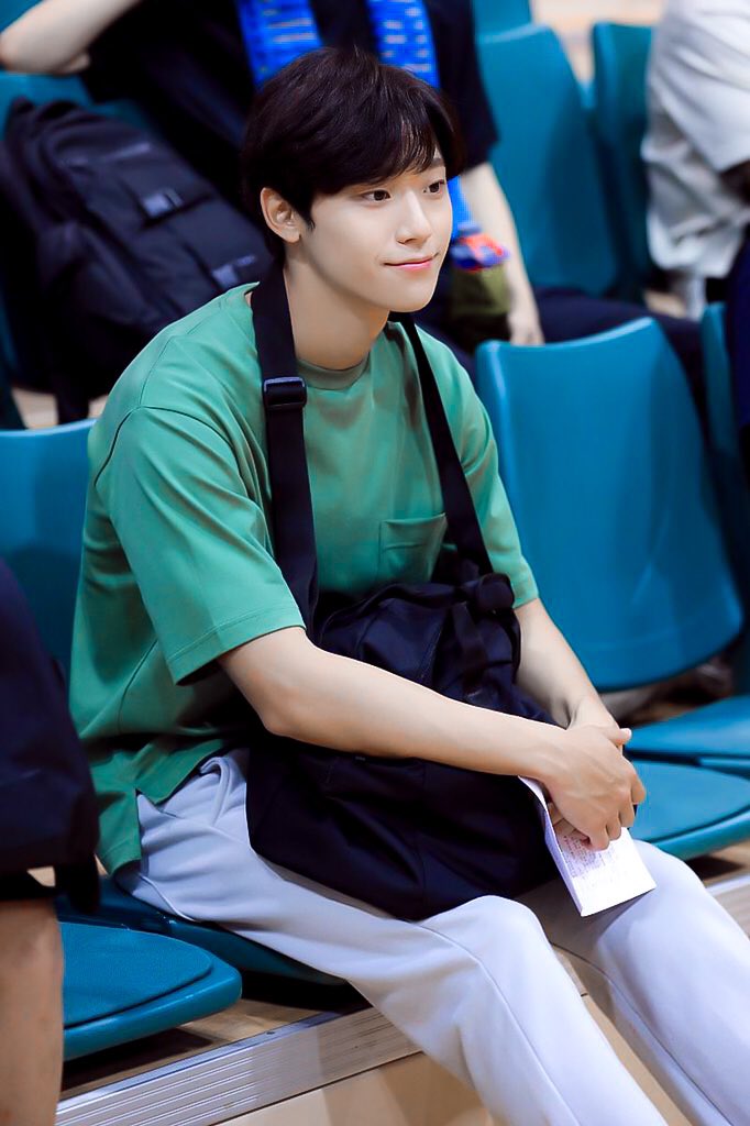butterdodo_'s tweet photo. เซตนี้โดฮยอนหล่อจัง ละสายตาไม่ได้เลย https://t.co/2677OLcJqr