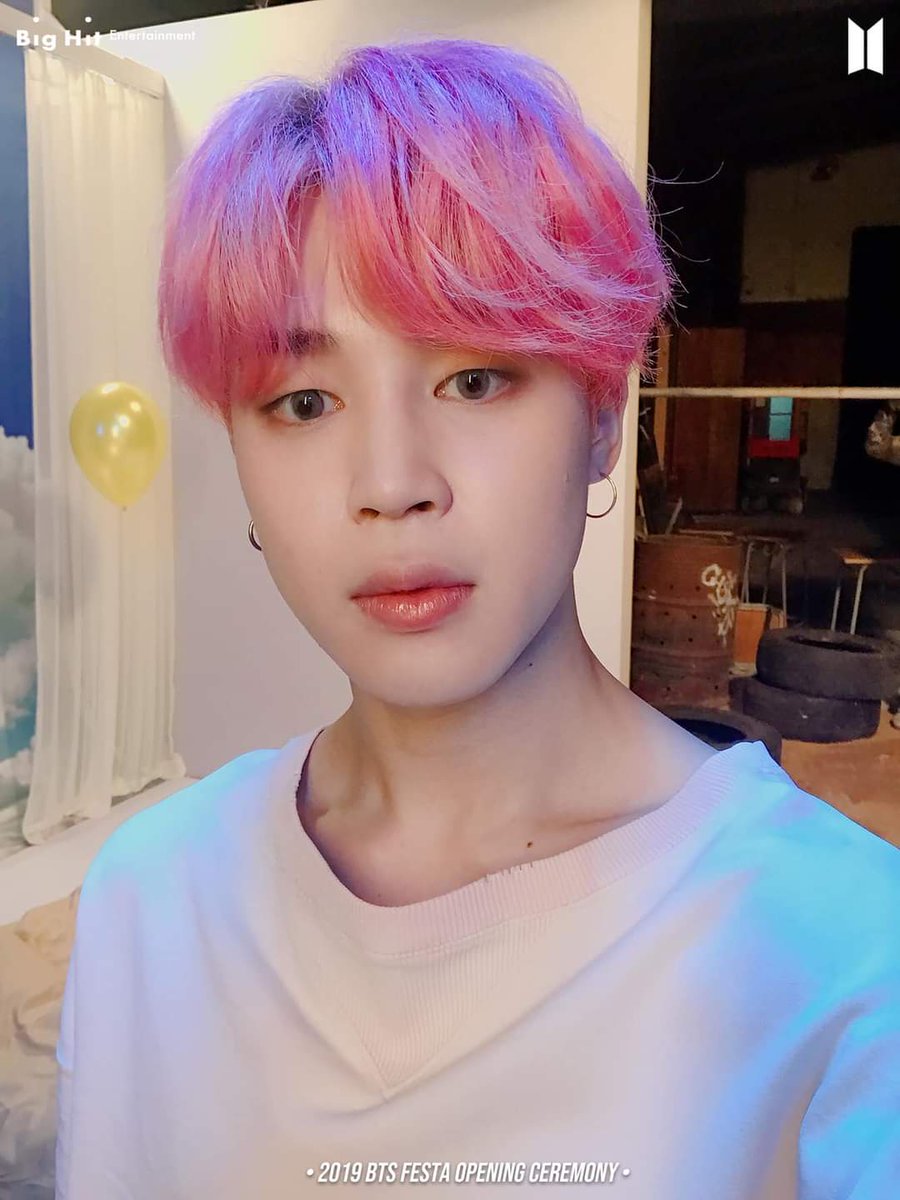 angelinamar16's tweet photo. Merece todo el amor del mundo, army te ama #jiminyouareperfect #2yearswhithpromise #2YearsWithPromiseJimin https://t.co/KtAAgUWEYl