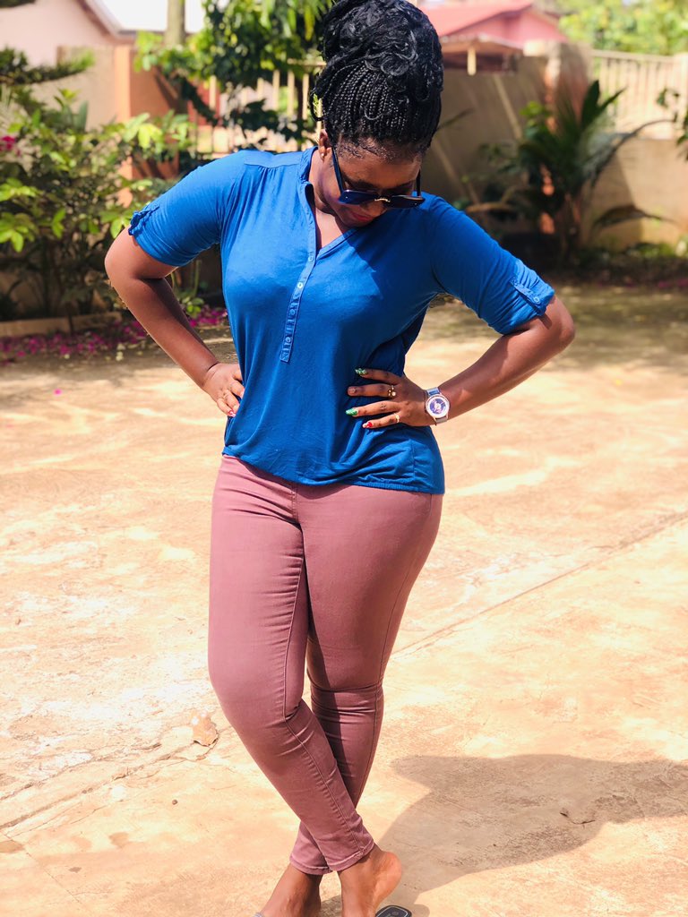 aku_lebene's tweet photo. Laugh more, LOVE DEEPLY, make money , stay FIT❤️❤️❤️... #firstpic2021 #gloriousyear #blessedchild https://t.co/v1ABz0CAYZ
