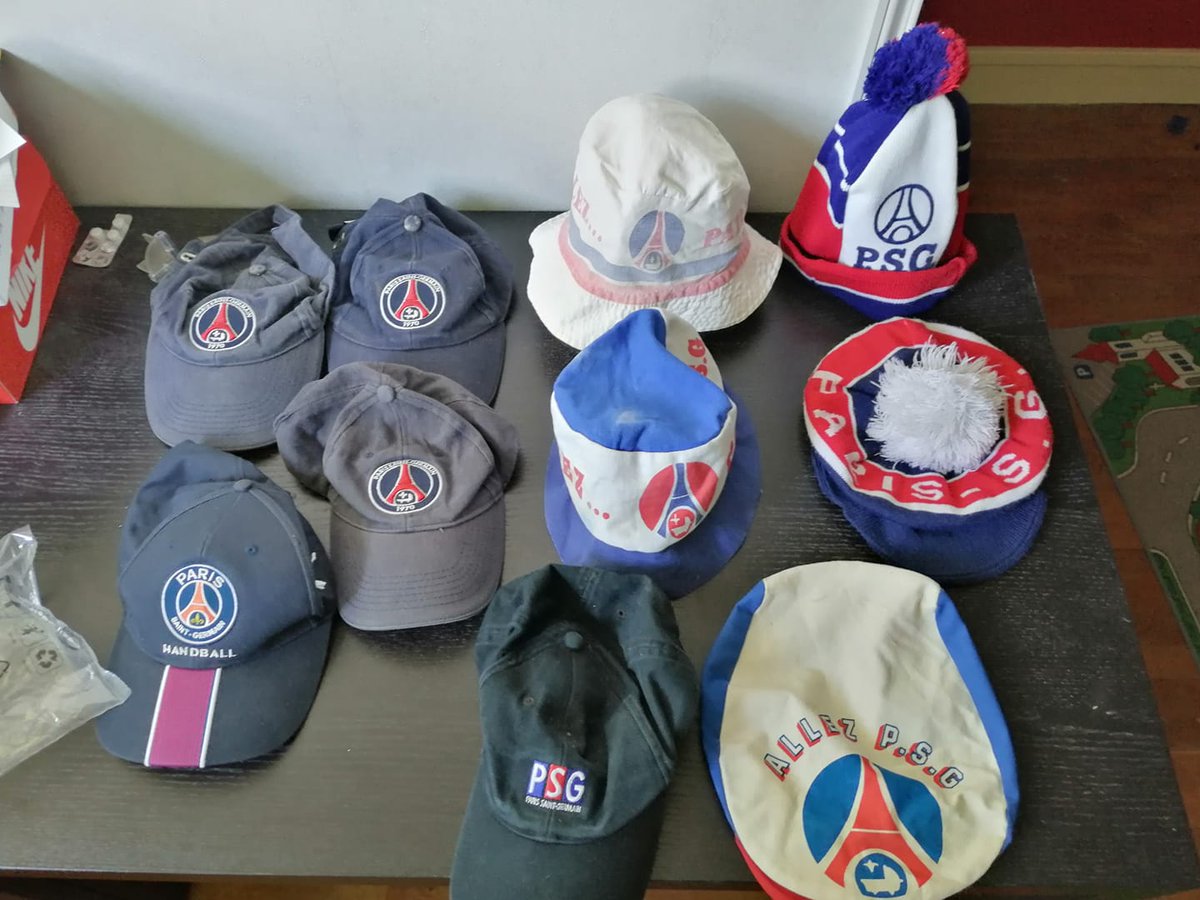 STB_KOB's tweet photo. Une autre collection impressionnante #oldschool #Echarpes #KOB #BB85 https://t.co/Qk0mxXFbgG