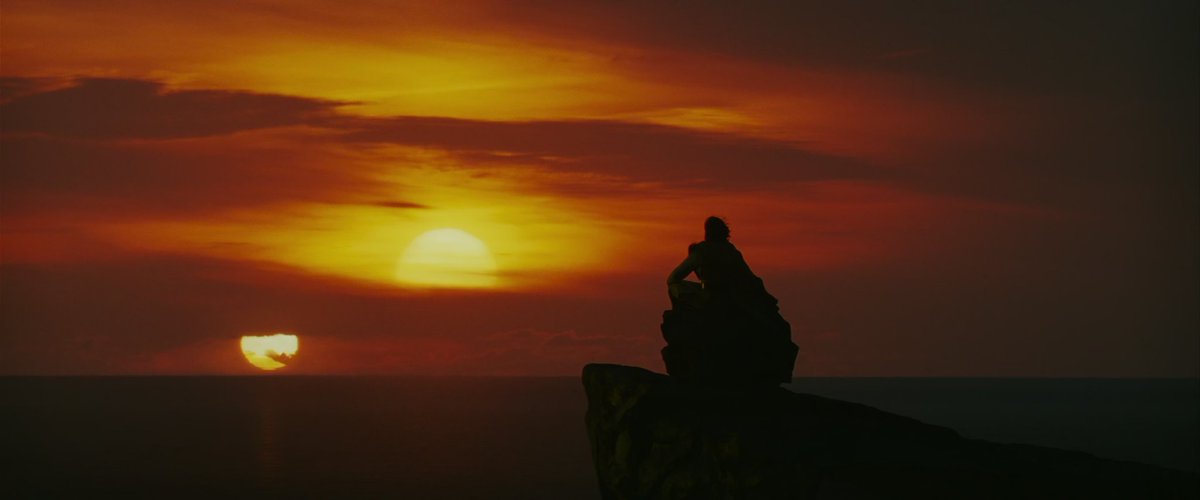 perfectswshots's tweet photo. Welcome to #TLJanuary - to celebrate Rian Johnson's Star Wars epic, this page will only post shots from The Last Jedi for a month! I hope you'll all appreciate the many perfect shots this movie has to offer! 💗🌠 https://t.co/0CL2vQAU0u