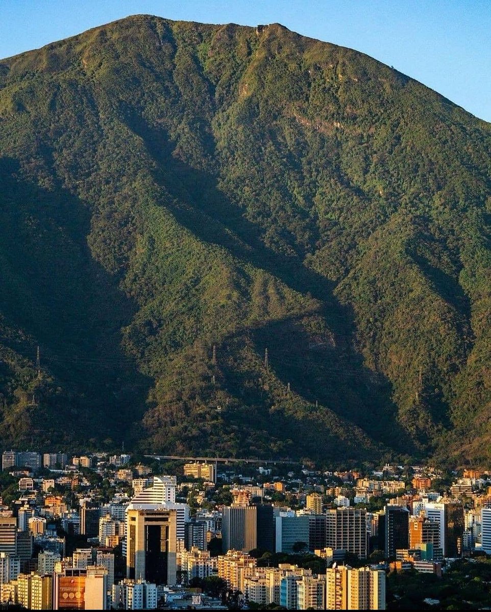 numadez's tweet image. Feliz y maravilloso día mi Venezuela,  este 2021 va ser de cambios positivos para todos.