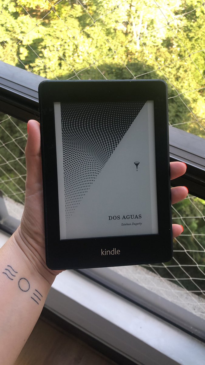 anaosorio27's tweet photo. El Kindle es mejor que los libros impresos, pero ustedes no están preparados para esta conversación.

Empezamos hoy con Dos Aguas de @e_duperly https://t.co/Z5ADDcZZKX