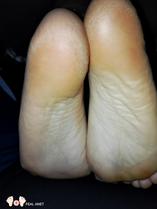 happy new year👣 https://t.co/jDk6ZGzGEY