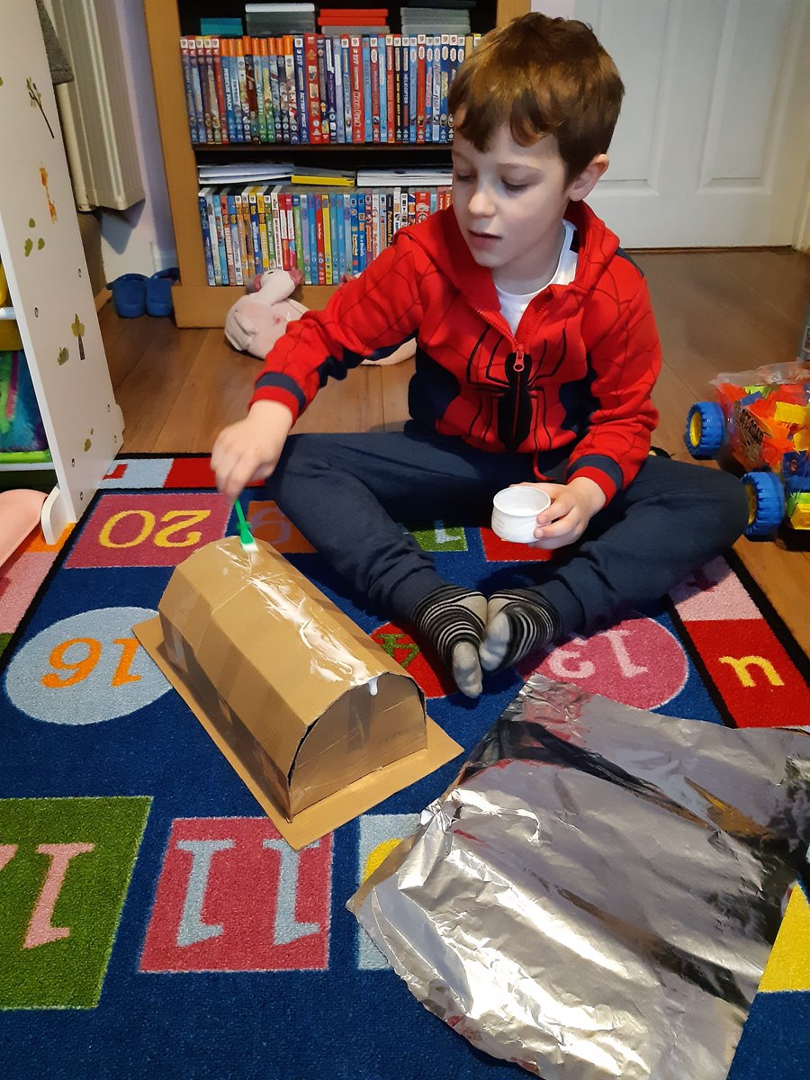CharleneHinkle1's tweet photo. @burntoakprimary 
jack helped to make an air raid shelter as part of the ww2 topic 😁 x https://t.co/fVH3ckrAMS