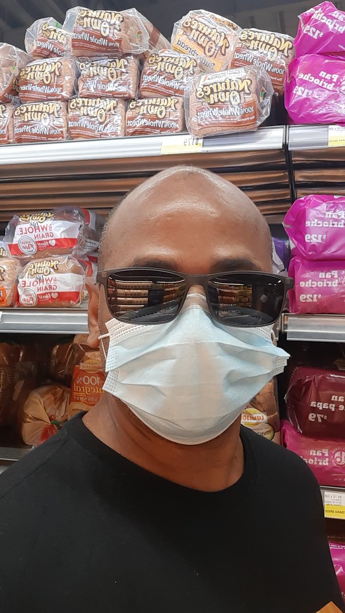 Buenos dias Mundo, 

Si tienen que hacer compras de último minuto favor de NO SALIR de sus casas, todos los supermercados estan llenos como que no habra un mañana. . .