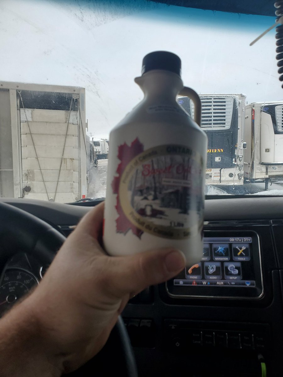 JoshSmeltzer1's tweet photo. Nice treat after loading fats this morning #cornfedbeef https://t.co/rCVgEVhfbD