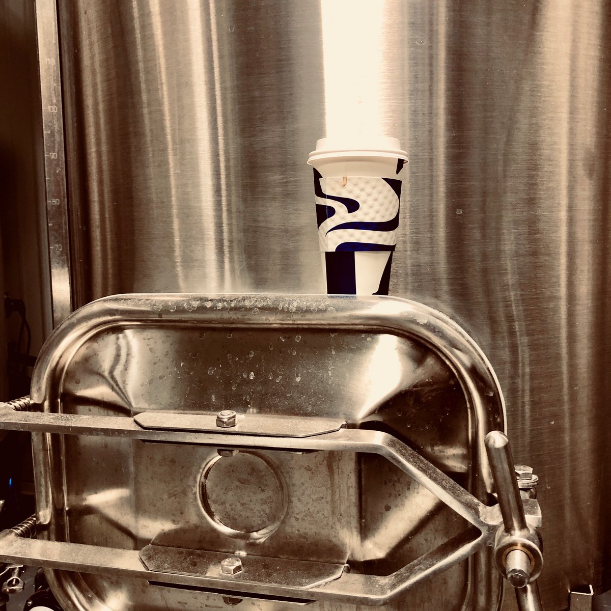 fendersbrewing's tweet photo. Up with the Reising Sun Cafe today to brew a batch of Morning Ride oatmeal stout. Time to wake up! #FueledByCoffee #MyMorningRide #BrewedLocal #IABeer #PolkCityIA #EnjoyYourRide https://t.co/EcrWeuIG2u
