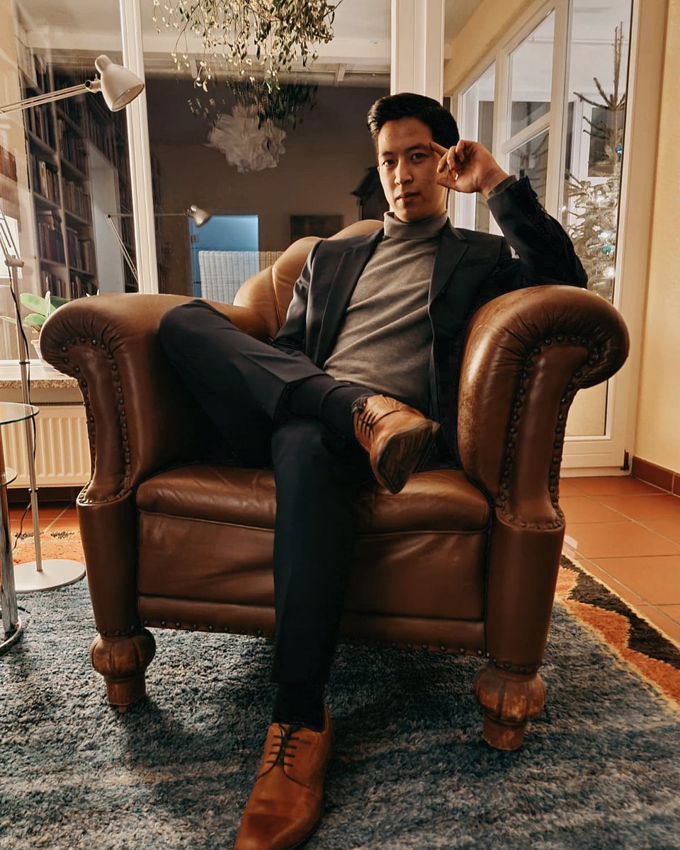 "Der #lockdown ist kein Grund sich an Silvester nicht wohlzufühlen." 
#BeHappy 
#goodvibes
#entrepreneurs 
• 
#begentle
#Casual 
Instagram: @thomys_life