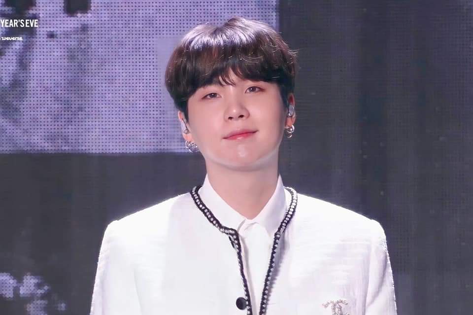 JhopeLove21894's tweet photo. #YOONGI 
#YoongiAngel 
#yoongi_is_back 
#yoongirespect
#YoongiAngel 
#YoongikingOfBTS 
#YoongiPrecious 
#YoongiBestProducer 
#Yoongi_you_are_the_best 
#YoongiAngel https://t.co/lRcXlvyfNu