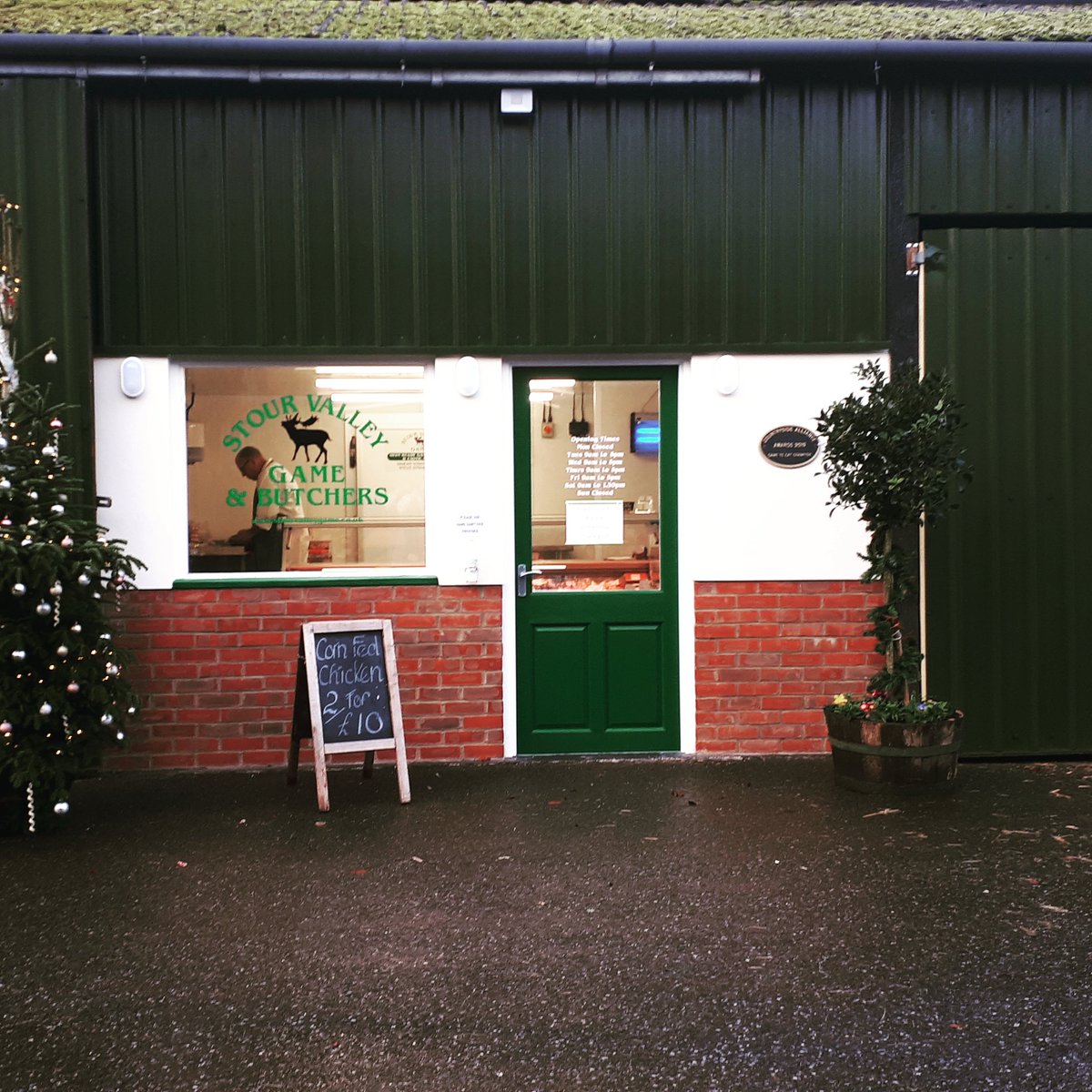 Open until 1.30 today for all that "meats" your needs 😂🤣 
East stour farm Ashford road 
ct4 7dh 
#shoplocal #supportlocalbusinesses