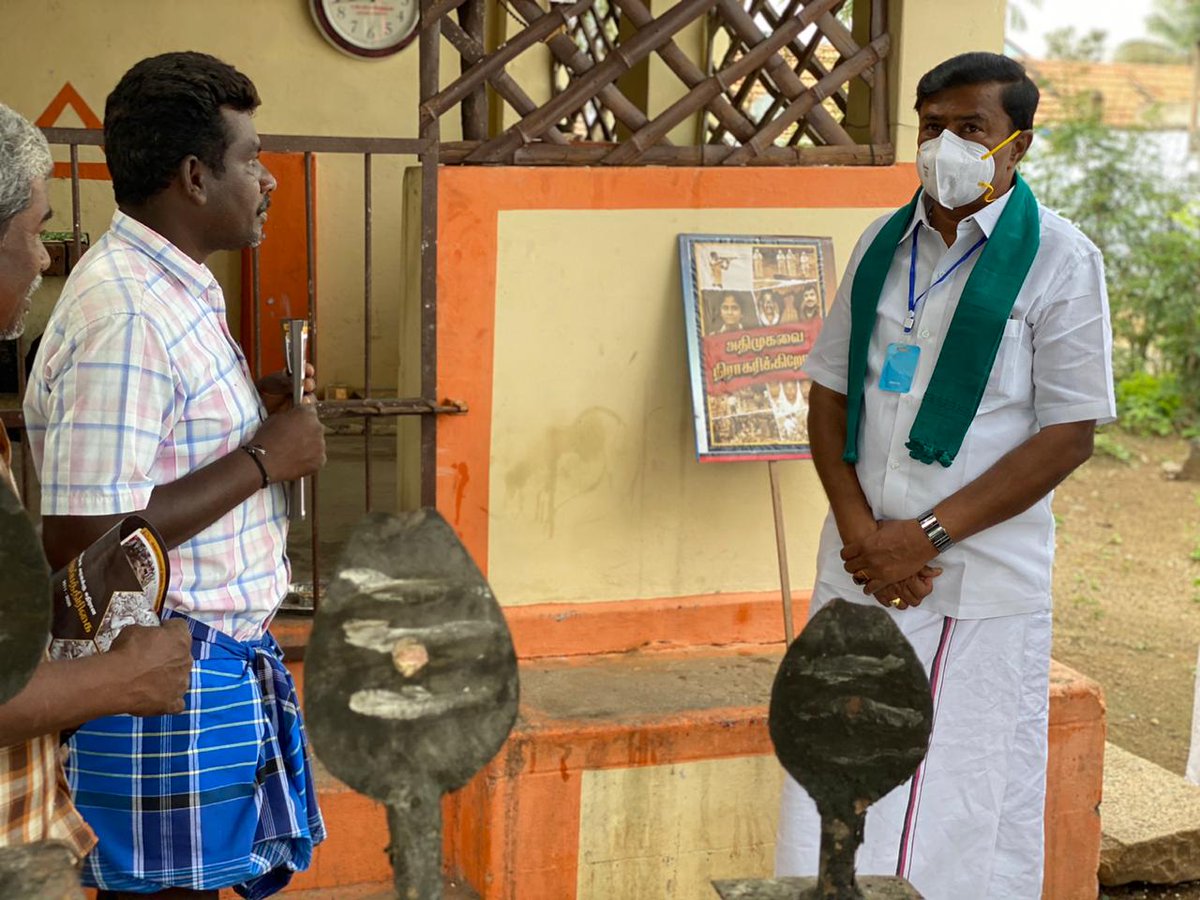 mp_saminathan's tweet photo. #ஸ்டாலின்_தான்_வராரு_விடியல்_தர_போறாரு 
 திருப்பூர் கிழக்கு மாவட்டம், குண்டடம் மேற்கு ஒன்றியம், சூரியநல்லூரில் உள்ள மக்களிடம் ஆளும் #அதிமுக_அரசை_நிராகரிப்போம் என்ற உணர்வை வீடு, வீடாக கழக தோழர்களுடன் சென்று  எடுத்துரைத்தேன்.
#WeRejectADMK https://t.co/Xjriati2cJ