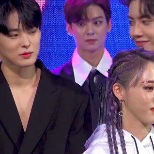 THE END WİTH EUNWOO NOTİCE SOMEONE LOOK LİKE HİM