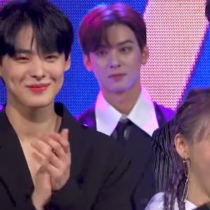 THE END WİTH EUNWOO NOTİCE SOMEONE LOOK LİKE HİM