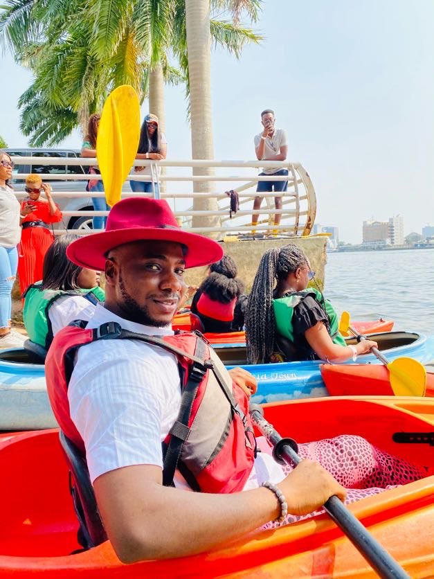 BookHangout's tweet photo. #𝐁𝐇𝐓𝐫𝐢𝐛𝐞𝐄𝐎𝐘𝐇𝐚𝐧𝐠𝐨𝐮𝐭 ~ At the BookHangout Tribe, we ended the year 2020 with a blast! 

For Part one of our end of year hangout, we went Kayaking! 🚣‍♀️ with @wakawaka.ng (championed by our very own Triber of @wakawakadotng 2021 Membership is open, check Link in Bio https://t.co/FUsFo0IGTd