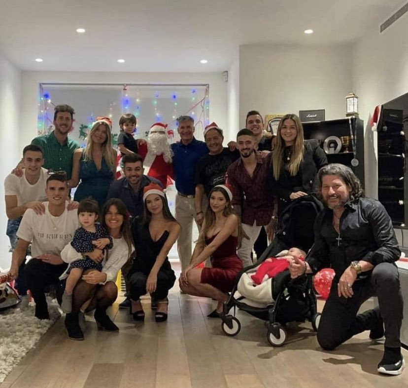 EquLL9AXYAAl7Hi?format=jpg&name=900x900