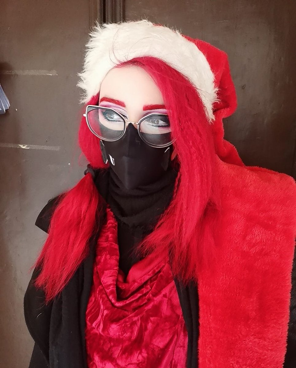 ohliliannn's tweet photo. This Christmas was very strange... At the end of 2020 I saw it as a somewhat propitiatory event, I hope that its end will slowly take away everything that has happened.. (I say slowly because I'm a realist)

#strangeChristman #welcome2021 #2021pleasebegentlewithus https://t.co/LFe83KKT1H