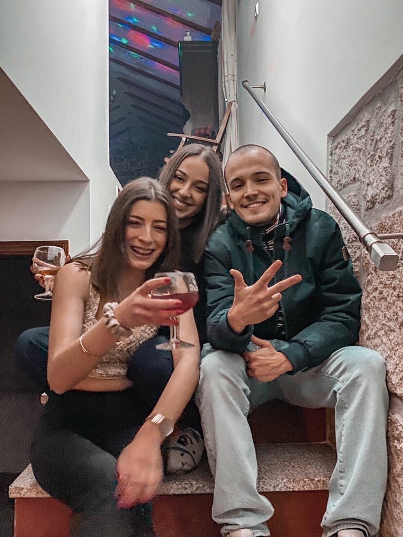 🍾🥳