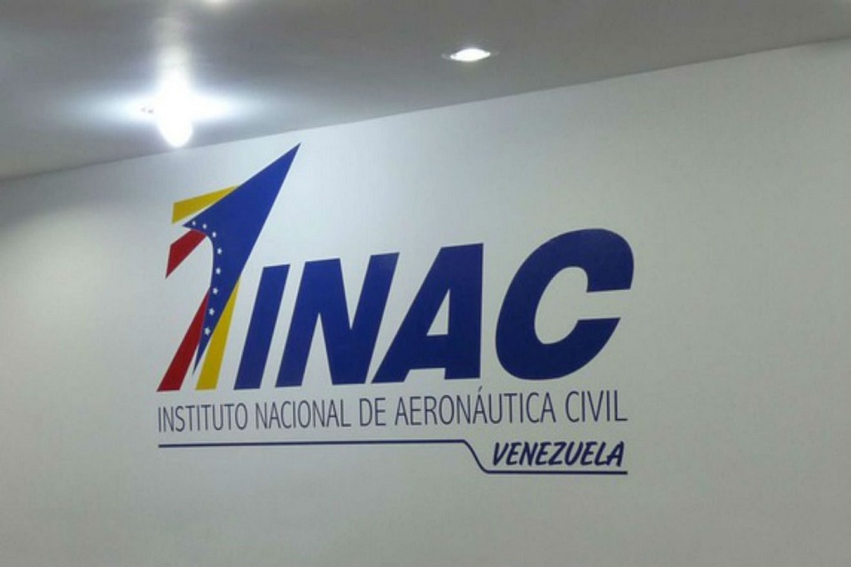 DolarToday's tweet photo. ¡ATENCIÓN! INAC extiende restricciones de operaciones aéreas en Venezuela -► https://t.co/evZqHvMvBv https://t.co/wi0jWBSZYj