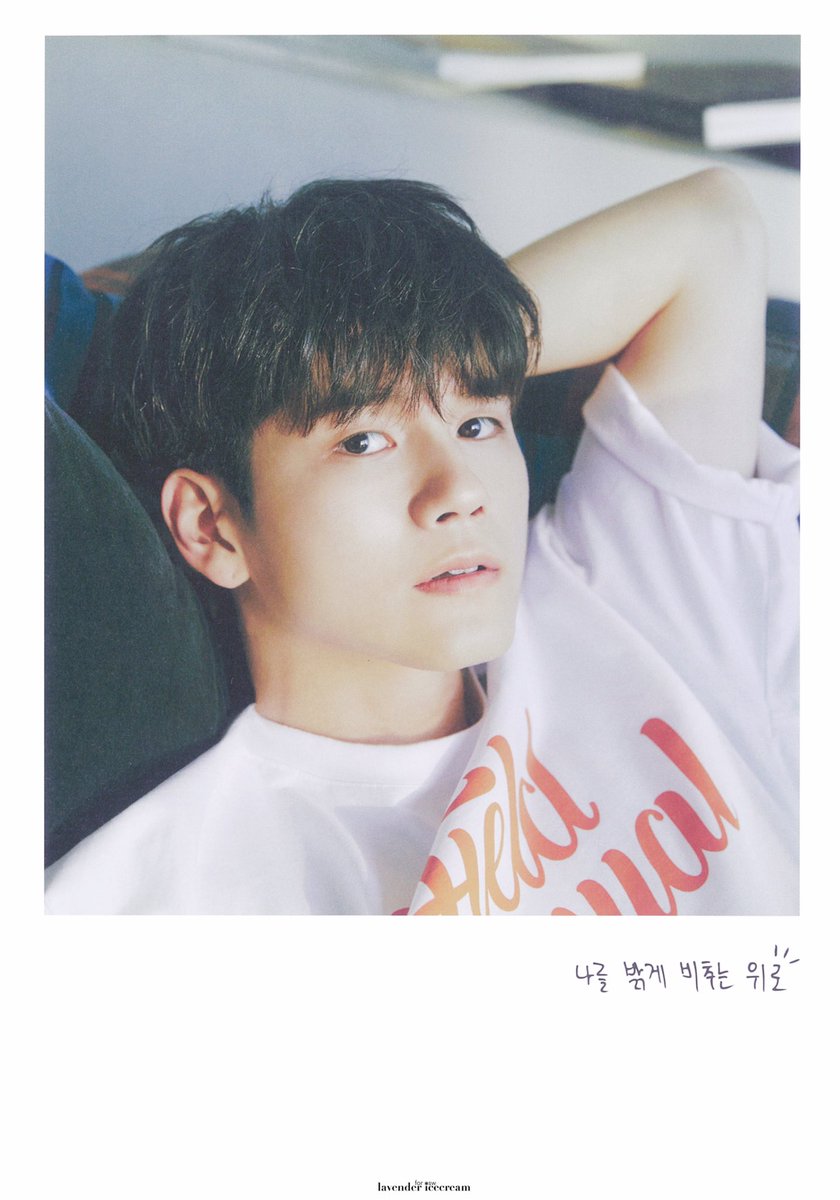 lavender_osw's tweet photo. 위로 2기 팬클럽 키트 포토북

#옹성우
#ONGSEONGWU https://t.co/e0aoT81gLC
