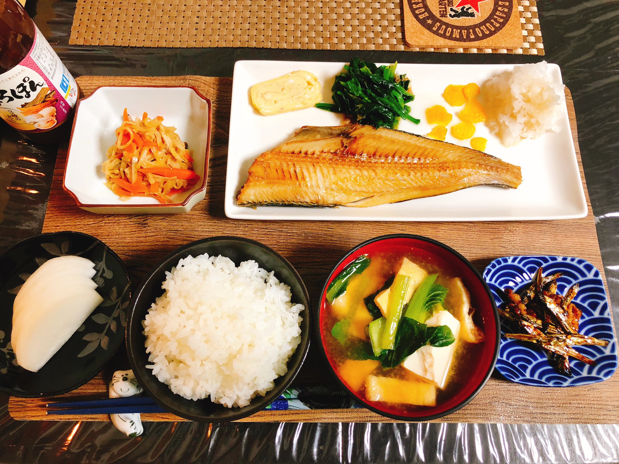 365献立レシピさん ホッケの醤油干し ほうれん草のお浸し 卵焼き 柚子の皮添え 切り干し大根 大根の糠漬け 小松菜とお揚げと豆腐の味噌汁 ごまめとくるみの田作り 和食献立 ホッケ献立 和食 晩ごはん おうちごはん 料理 毎日献立 T Co