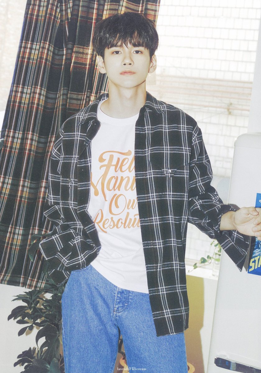 lavender_osw's tweet photo. 위로 2기 팬클럽 키트 포토북

#옹성우
#ONGSEONGWU https://t.co/hzcOR7O5tj