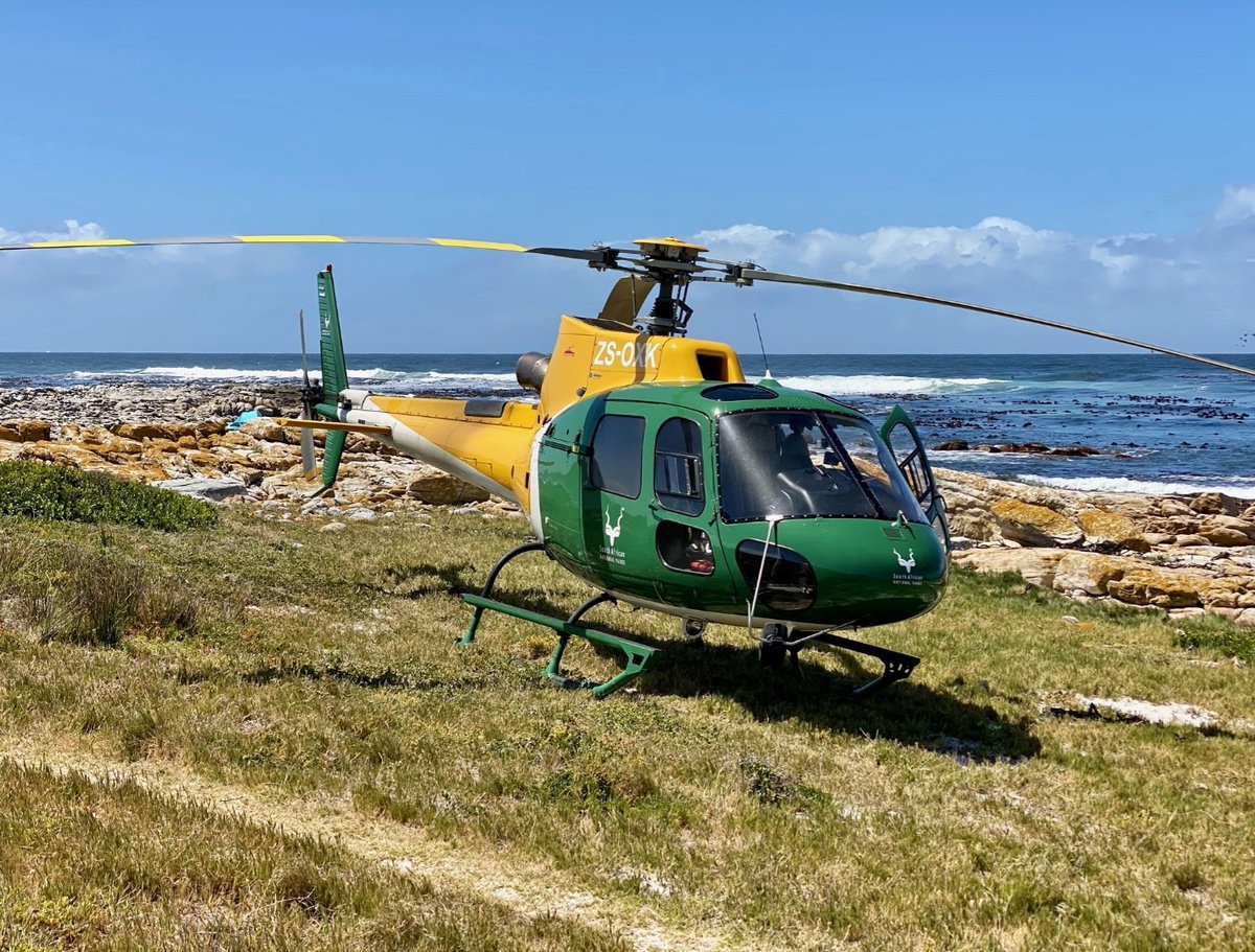 TableMountainNP's tweet photo. SANParks HELICOPTER DAMAGED IN CAPE TOWN
_____

South African National Parks (SANParks)  Airbus AS350B-3+ (Squirrel) helicopter was damaged after losing control  during take off from Cape Town International Airport this morning (2  January 2021). 

https://t.co/G9ukNNGy3e https://t.co/5SIYSvfg6Z